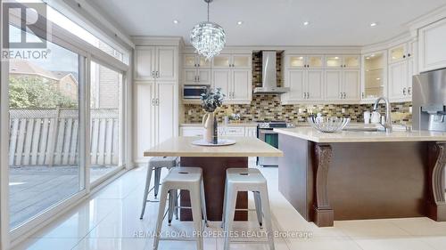 7 Sun Valley Drive, Richmond Hill (Rouge Woods), ON - Indoor Photo Showing Kitchen With Upgraded Kitchen