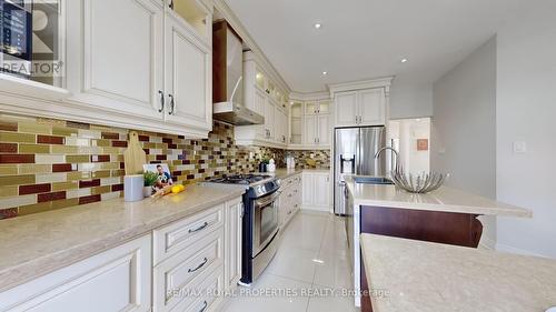 7 Sun Valley Drive, Richmond Hill (Rouge Woods), ON - Indoor Photo Showing Kitchen With Upgraded Kitchen