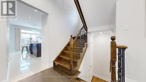 7 Sun Valley Drive, Richmond Hill, ON - Indoor Photo Showing Other Room