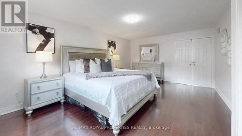 7 Sun Valley Drive, Richmond Hill, ON - Indoor Photo Showing Bedroom