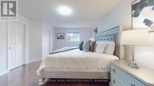 7 Sun Valley Drive, Richmond Hill, ON - Indoor Photo Showing Bedroom