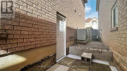 7 Sun Valley Drive, Richmond Hill (Rouge Woods), ON - Outdoor