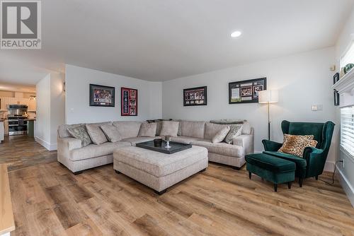 8219 St Patrick Avenue, Prince George, BC - Indoor Photo Showing Living Room