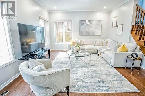 15 Roundstone Drive, Brampton (Credit Valley), ON - Indoor Photo Showing Living Room