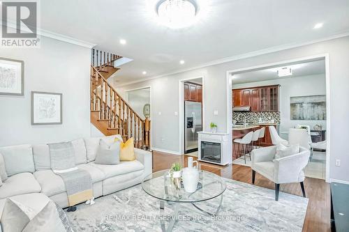 15 Roundstone Drive, Brampton (Credit Valley), ON - Indoor Photo Showing Living Room