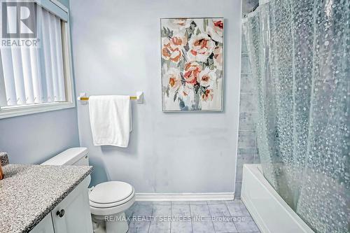 15 Roundstone Drive, Brampton (Credit Valley), ON - Indoor Photo Showing Bathroom