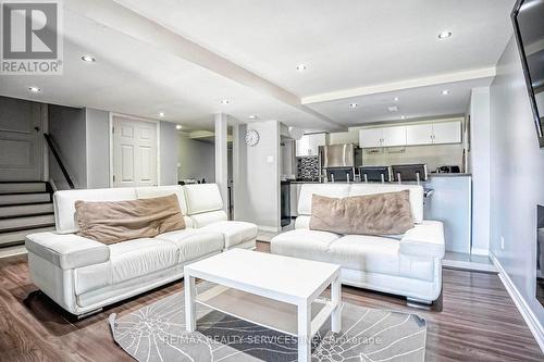 15 Roundstone Drive, Brampton (Credit Valley), ON - Indoor Photo Showing Living Room