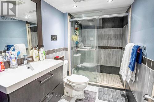 15 Roundstone Drive, Brampton (Credit Valley), ON - Indoor Photo Showing Bathroom