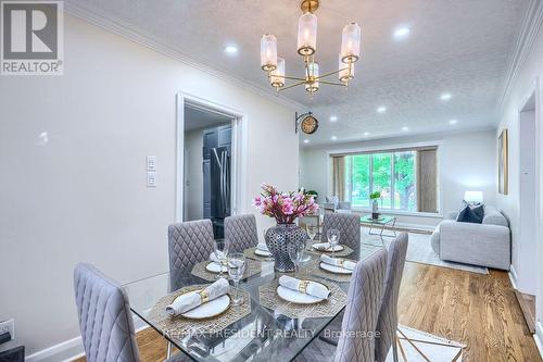 2305 Wagner Crescent, Burlington, ON - Indoor Photo Showing Dining Room