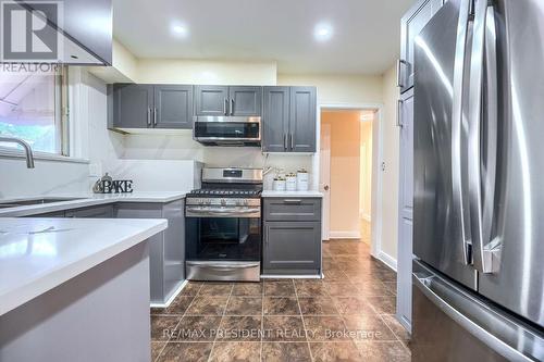 2305 Wagner Crescent, Burlington (Brant), ON - Indoor Photo Showing Kitchen