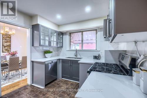 2305 Wagner Crescent, Burlington (Brant), ON - Indoor Photo Showing Kitchen