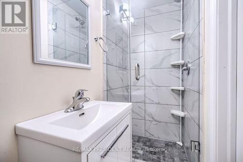 2305 Wagner Crescent, Burlington (Brant), ON - Indoor Photo Showing Bathroom