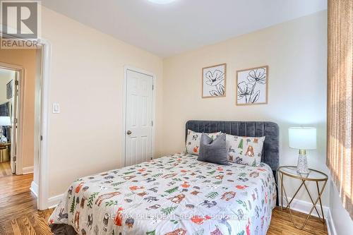 2305 Wagner Crescent, Burlington (Brant), ON - Indoor Photo Showing Bedroom