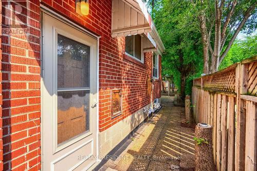 2305 Wagner Crescent, Burlington (Brant), ON - Outdoor With Exterior