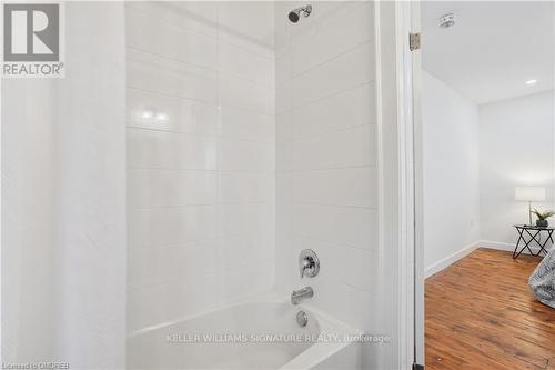 76 Macaulay Street W, Hamilton (North End), ON - Indoor Photo Showing Bathroom