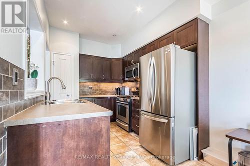 36 Myers Lane, Hamilton, ON - Indoor Photo Showing Kitchen