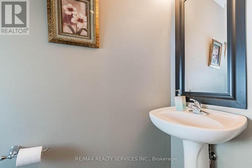 36 Myers Lane, Hamilton, ON - Indoor Photo Showing Bathroom