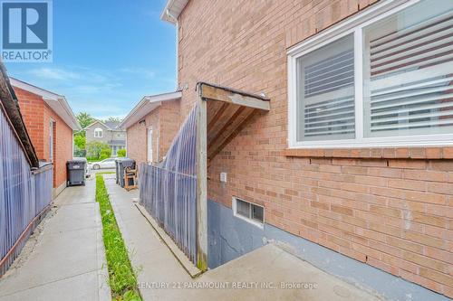 52 Blackwell Place, Brampton (Fletcher'S Creek South), ON - Outdoor With Exterior