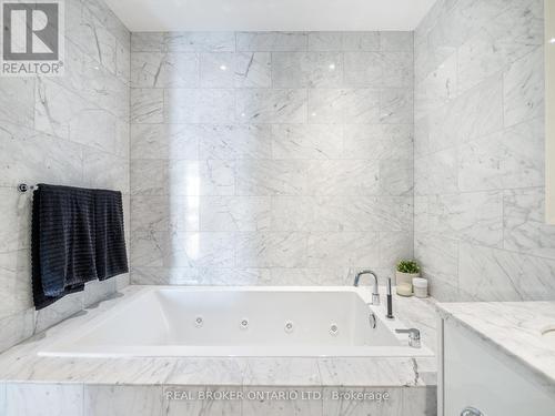 3002 - 90 Park Lawn Road, Toronto (Mimico), ON - Indoor Photo Showing Bathroom