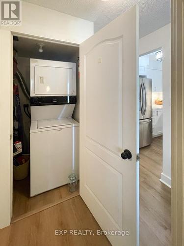 501 - 2111 Lakeshore Boulevard W, Toronto (Mimico), ON - Indoor Photo Showing Laundry Room