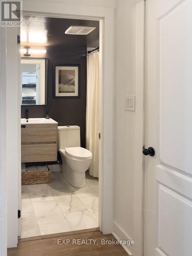 501 - 2111 Lakeshore Boulevard W, Toronto (Mimico), ON - Indoor Photo Showing Bathroom