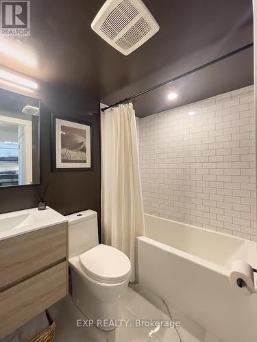 501 - 2111 Lakeshore Boulevard W, Toronto (Mimico), ON - Indoor Photo Showing Bathroom