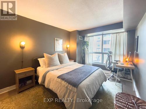 501 - 2111 Lakeshore Boulevard W, Toronto (Mimico), ON - Indoor Photo Showing Bedroom