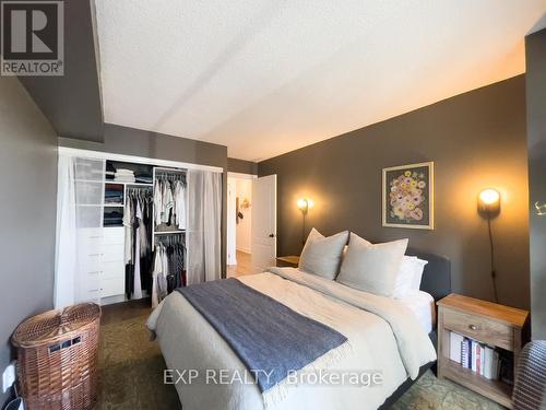 501 - 2111 Lakeshore Boulevard W, Toronto (Mimico), ON - Indoor Photo Showing Bedroom