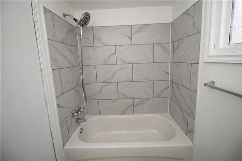 19 Delena Avenue N, Hamilton, ON - Indoor Photo Showing Bathroom