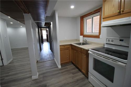 19 Delena Avenue N, Hamilton, ON - Indoor Photo Showing Kitchen