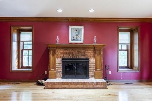 12 Ridge Point Drive, St. Catharines, ON - Indoor Photo Showing Living Room With Fireplace