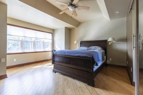 12 Ridge Point Drive, St. Catharines, ON - Indoor Photo Showing Bedroom