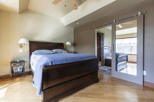 12 Ridge Point Drive, St. Catharines, ON - Indoor Photo Showing Bedroom