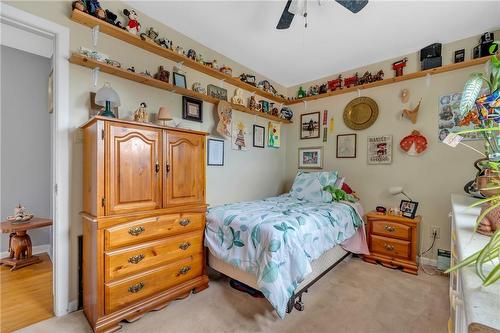 206 Kings Forest Drive, Hamilton, ON - Indoor Photo Showing Bedroom