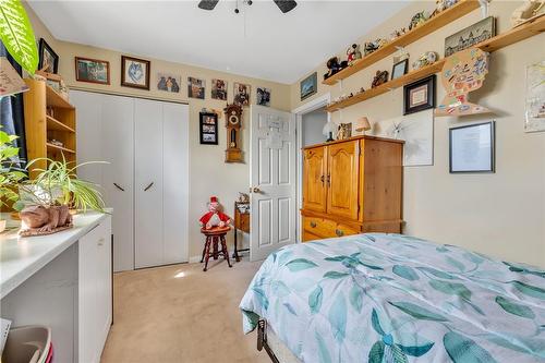 206 Kings Forest Drive, Hamilton, ON - Indoor Photo Showing Bedroom