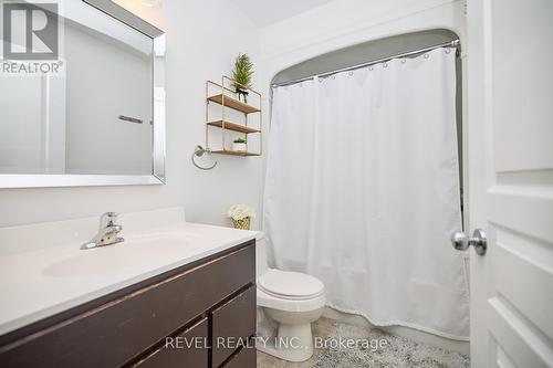 47 Flynn Court, St. Catharines, ON - Indoor Photo Showing Bathroom