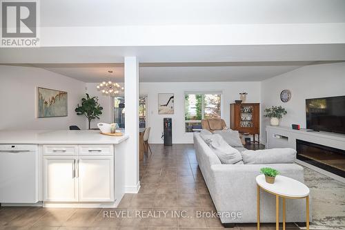 47 Flynn Court, St. Catharines, ON - Indoor Photo Showing Living Room With Fireplace