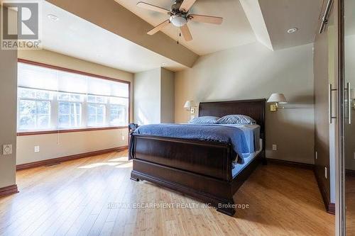 12 Ridge Point Drive, St. Catharines, ON - Indoor Photo Showing Bedroom