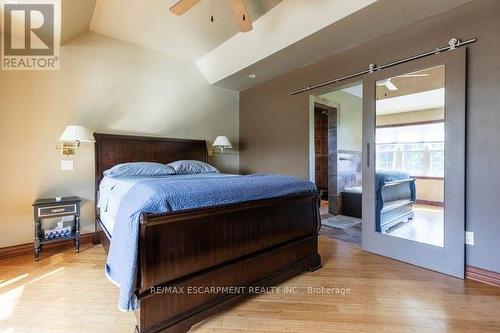 12 Ridge Point Drive, St. Catharines, ON - Indoor Photo Showing Bedroom