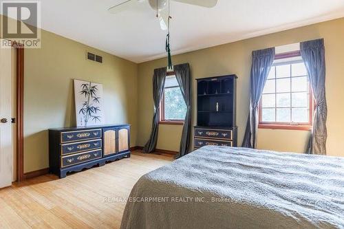 12 Ridge Point Drive, St. Catharines, ON - Indoor Photo Showing Bedroom