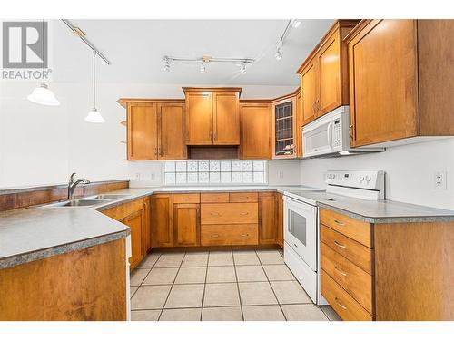 2567 Rhinestone Road, West Kelowna, BC - Indoor Photo Showing Kitchen With Double Sink