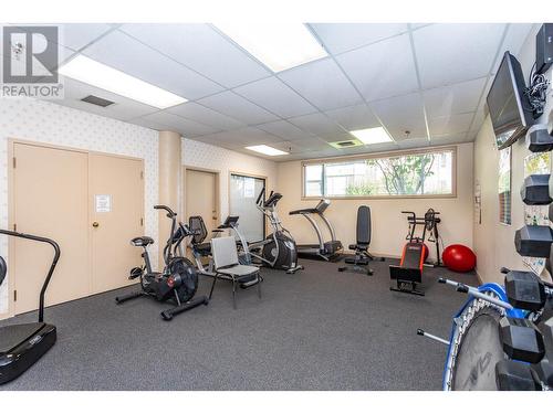 877 Klo Road Unit# 327, Kelowna, BC - Indoor Photo Showing Gym Room