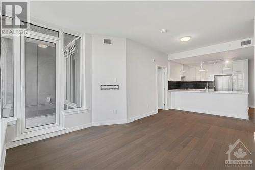 570 De Mazenod Avenue Unit#501, Ottawa, ON - Indoor Photo Showing Kitchen