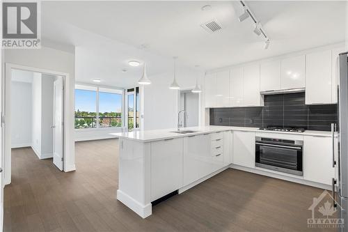 570 De Mazenod Avenue Unit#501, Ottawa, ON - Indoor Photo Showing Kitchen With Upgraded Kitchen