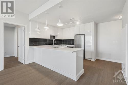 570 De Mazenod Avenue Unit#501, Ottawa, ON - Indoor Photo Showing Kitchen