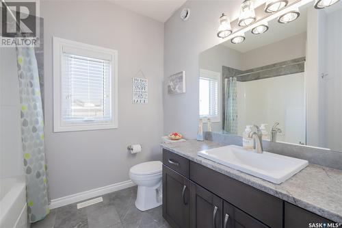 284 Cowan Crescent, Martensville, SK - Indoor Photo Showing Bathroom