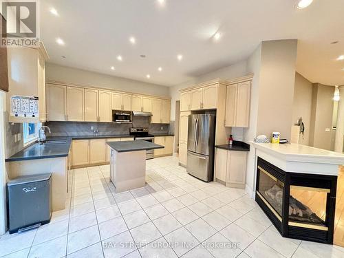 69 Princeton Avenue, Richmond Hill, ON - Indoor Photo Showing Kitchen