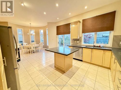 69 Princeton Avenue, Richmond Hill, ON - Indoor Photo Showing Kitchen With Double Sink