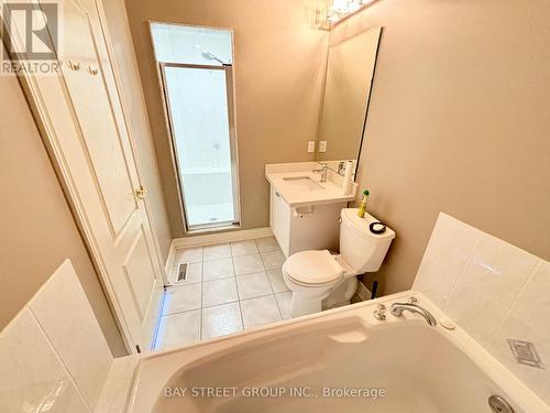 69 Princeton Avenue, Richmond Hill, ON - Indoor Photo Showing Bathroom