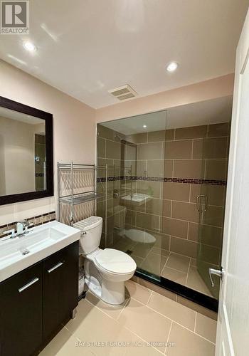 69 Princeton Avenue, Richmond Hill, ON - Indoor Photo Showing Bathroom